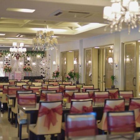 Hotel Gajahmada Pontianak Dış mekan fotoğraf