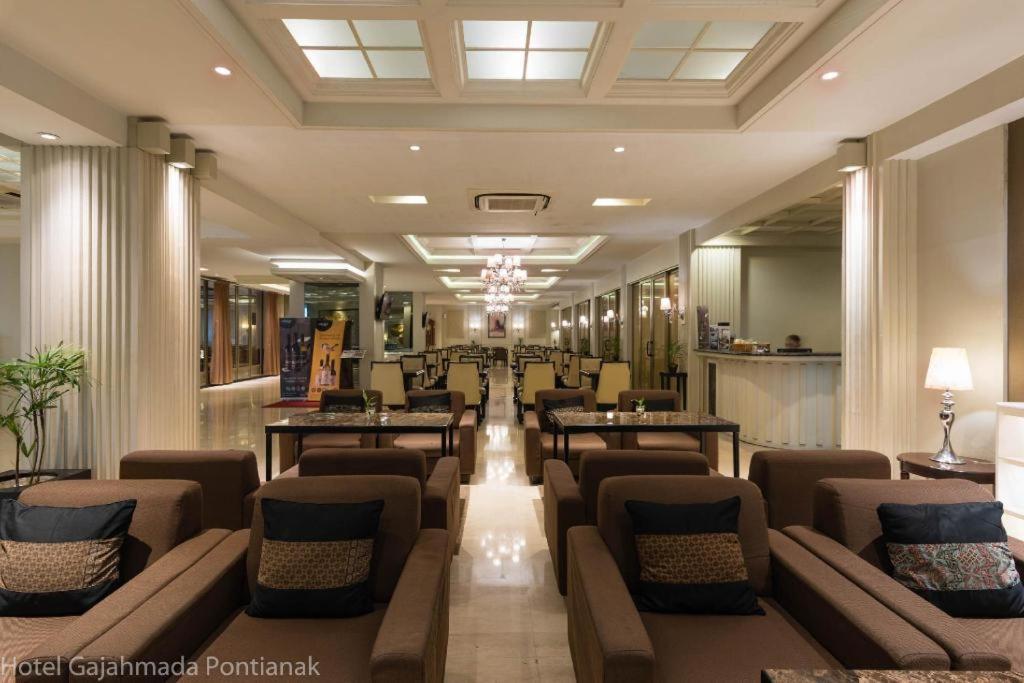 Hotel Gajahmada Pontianak Dış mekan fotoğraf