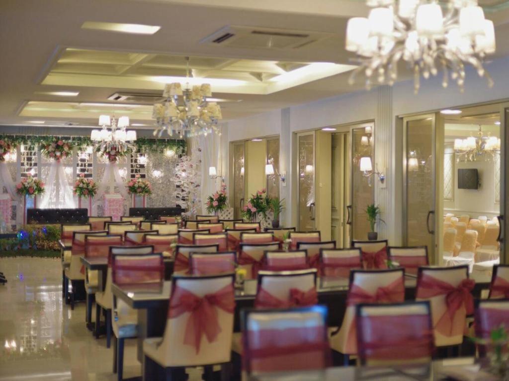 Hotel Gajahmada Pontianak Dış mekan fotoğraf